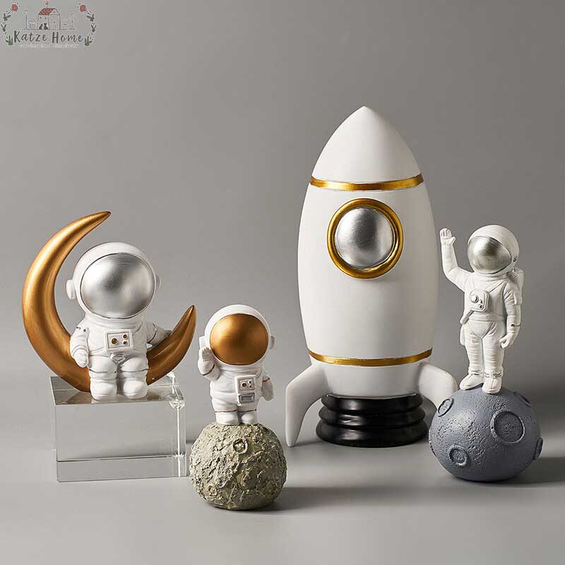 Astronaut Figure Statue Spaceman Sculpture