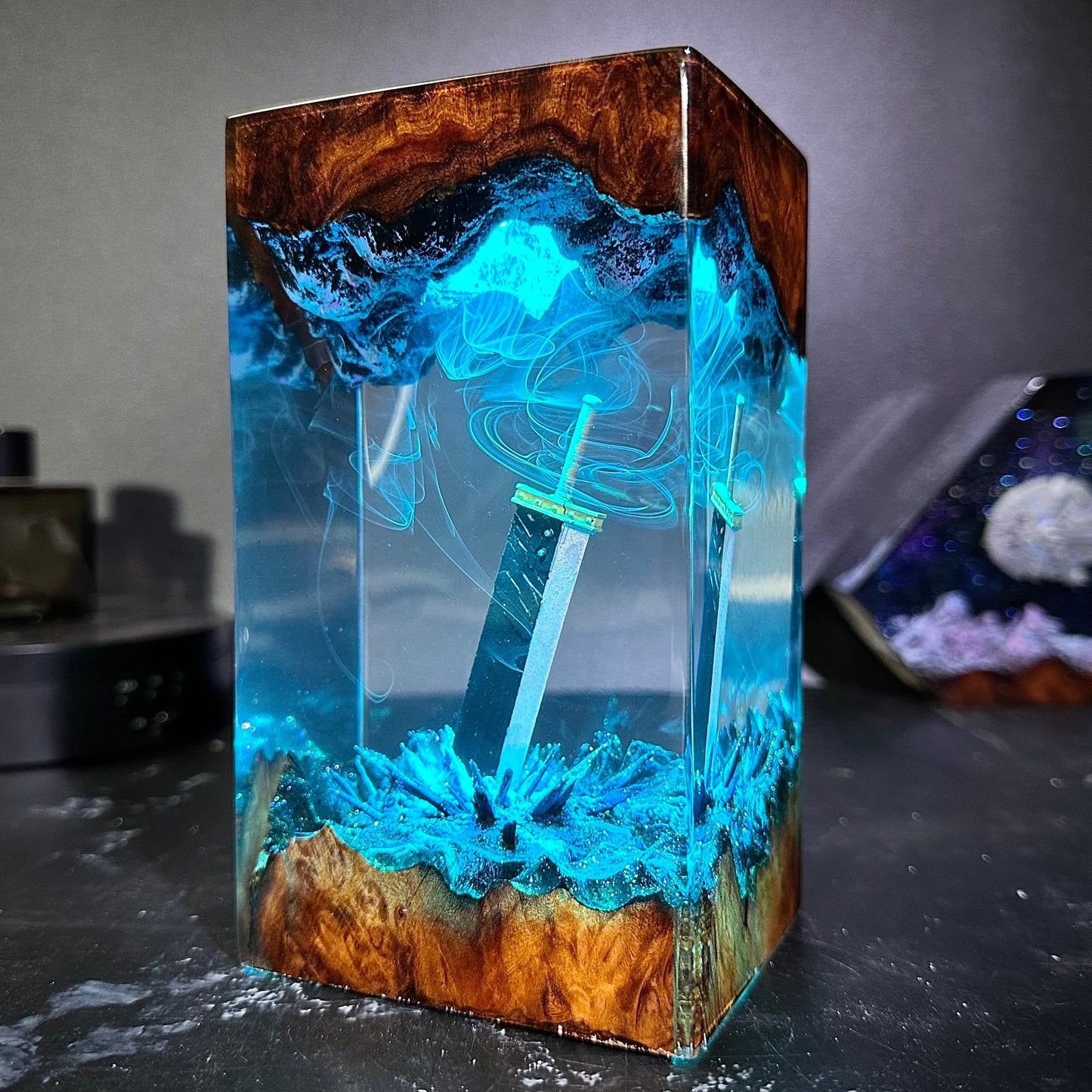 Buster Sword diorama Resin Epoxy Lamp