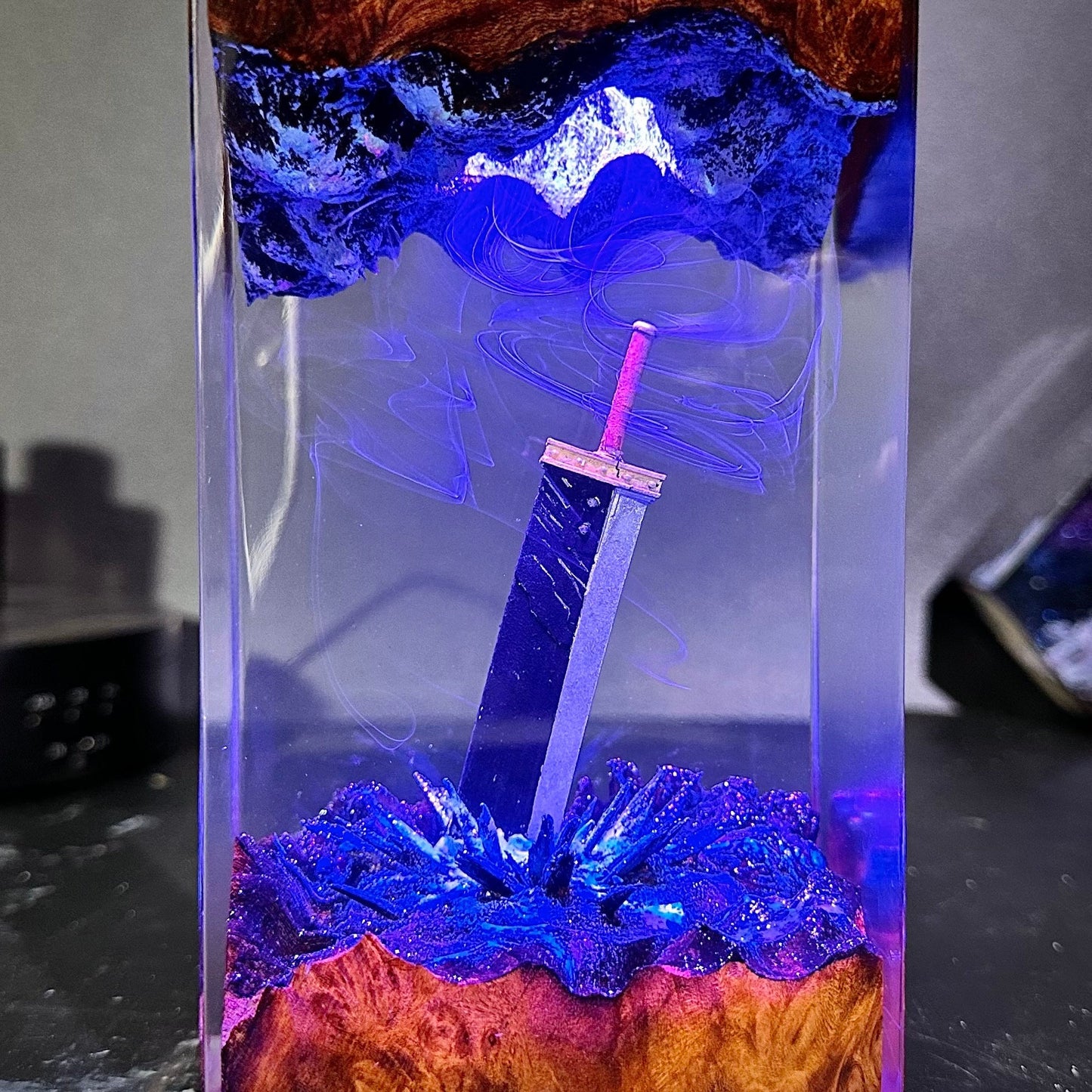 Buster Sword diorama Resin Epoxy Lamp