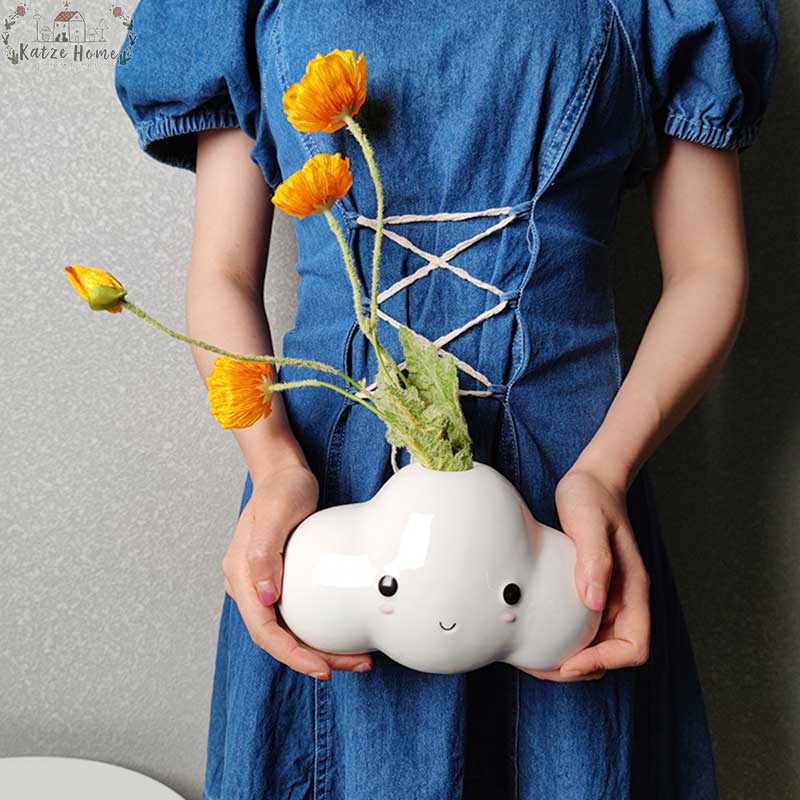 Minimalist Cute White Ceramic Cloud Vase