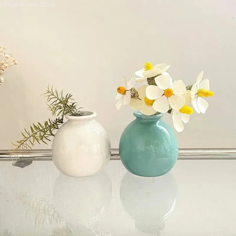 Cute Nordic Style Small Shape Ceramic Vase