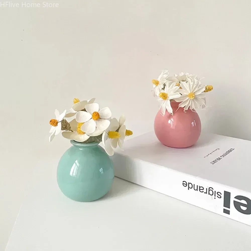 Cute Nordic Style Small Shape Ceramic Vase