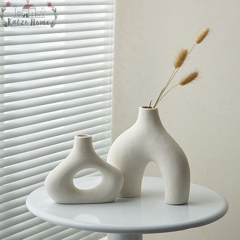 Abstract Ceramic Hollow Ring Vase For Pampas