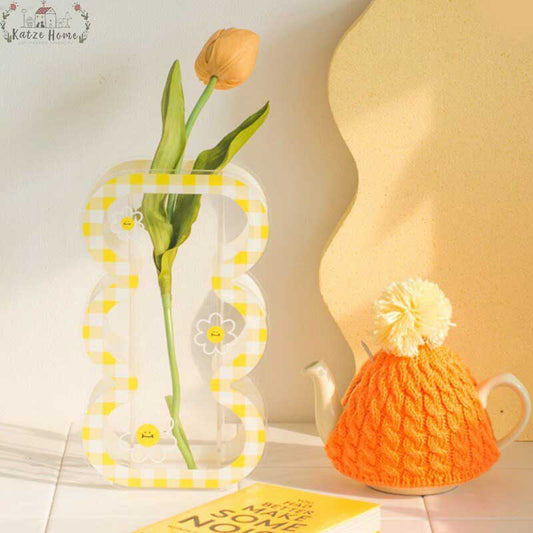 Aesthetic Daisy Acrylic Curvy Vase