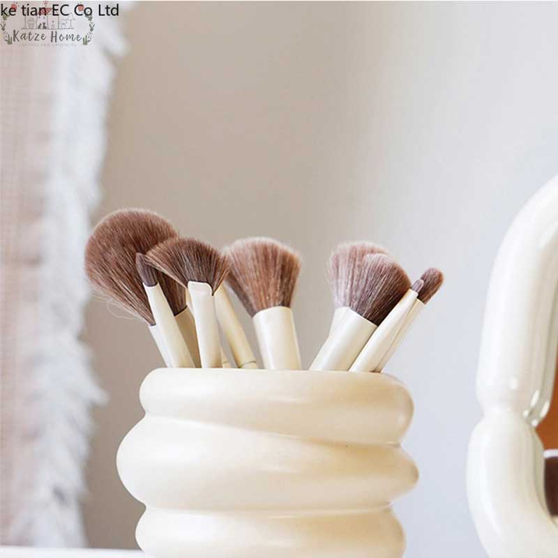 Aesthetic Honey Pot Shaped Ceramic Makeup Brush Holder