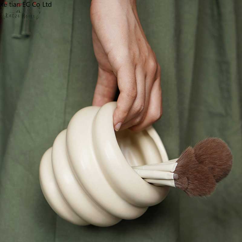 Aesthetic Honey Pot Shaped Ceramic Makeup Brush Holder