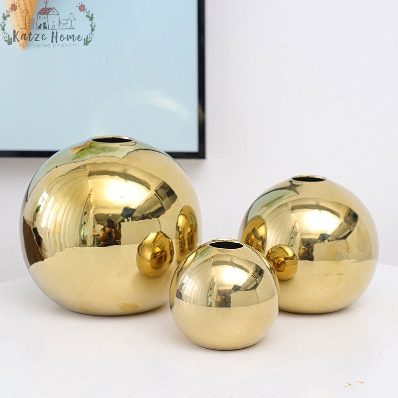 Ceramic Golden Mirror Ball Vase For Flower ArrangementCeramic Golden Mirror Ball Vase For Flower Arrangement