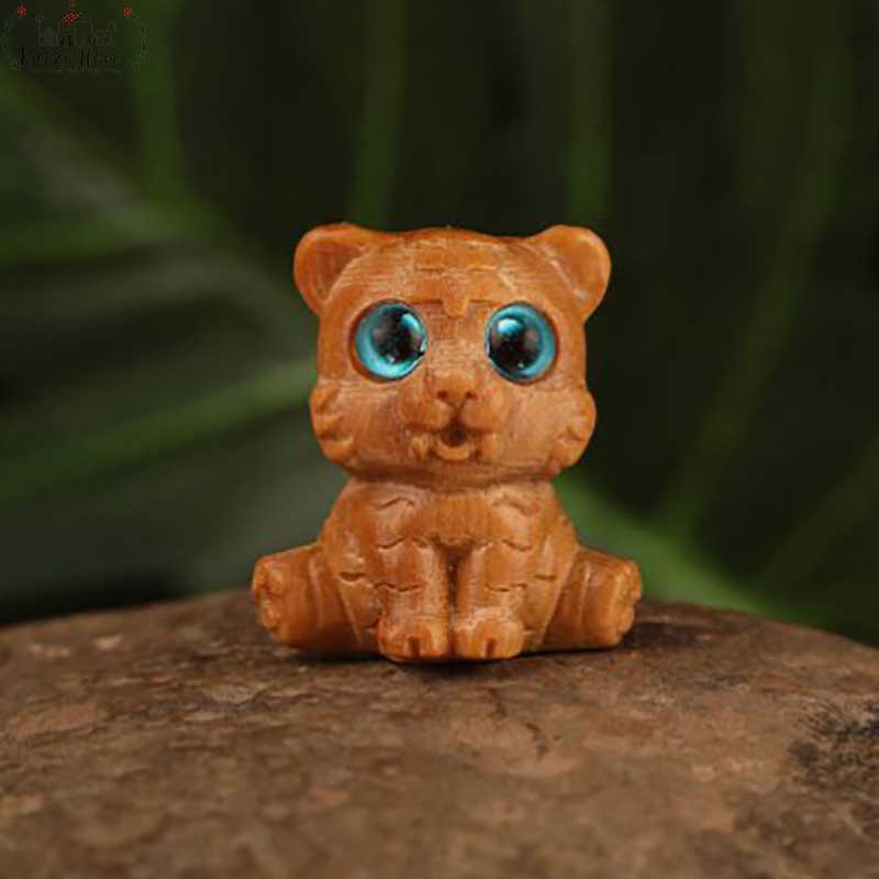 Little Funny Kitten Wood Carved Animals Wooden Cat Ornament