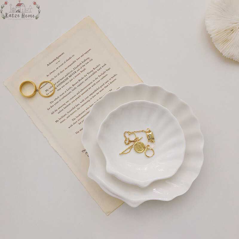 Minimalist White Ceramic Shell Jewelry Dish