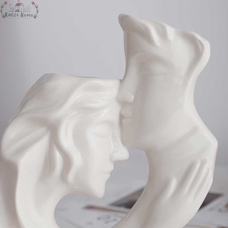 Aesthetic Kiss Couple Minimalist Vase